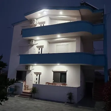 White & Blue Apartment's Daire Golem (Tirana)