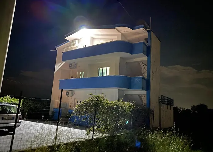 White & Blue Apartment's דירה