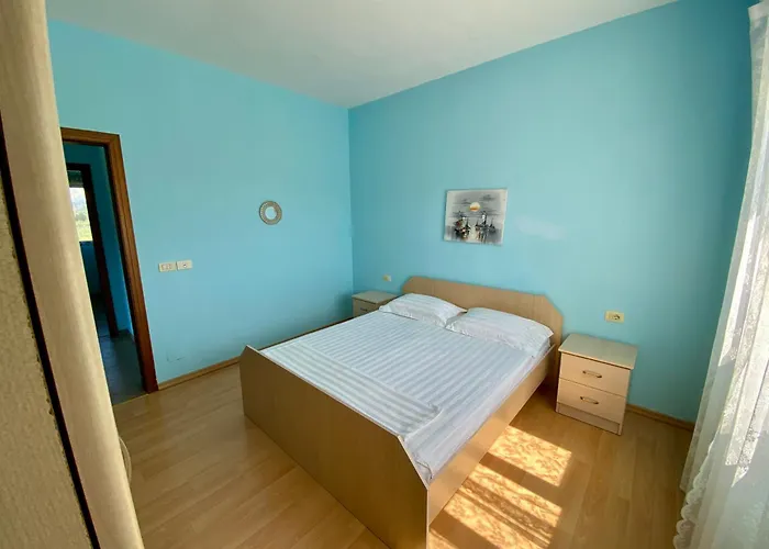White & Blue Apartment's * גולם