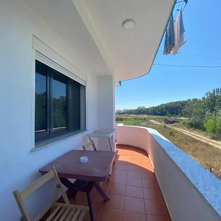 White & Blue Apartment's Apartament Golem (Tirana)