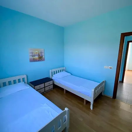 Appartement White & Blue Apartment's Golem (Tirana)