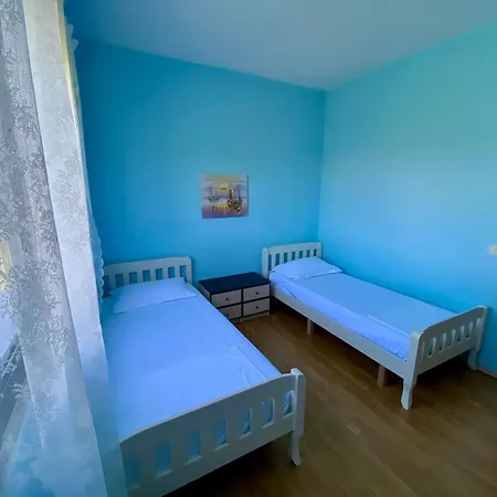 White & Blue Apartment's Appartement *
